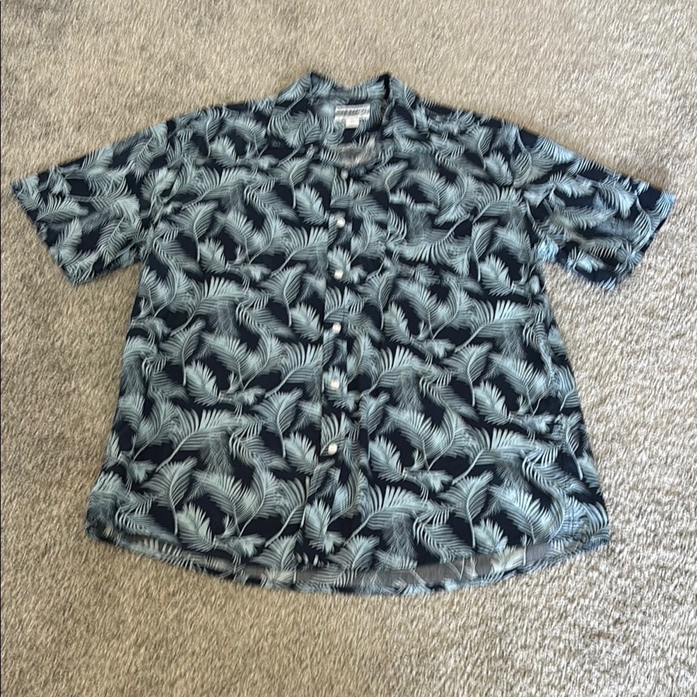 Hawaiian Black and White Casual Button Down Shirt